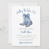 Country Blue Bow Cowboy Bridal Shower Einladung (Vorderseite)