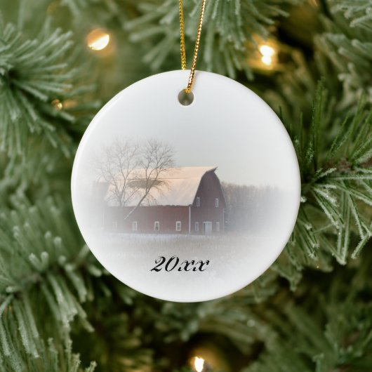 Country Christmas Red Barn Dating Keramikornament (Baum)