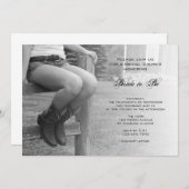Country Cowgirl auf Zaun Bridal Dusche Einladung (Vorne/Hinten)