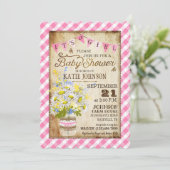 Country Daisies Gingham Karo Girl Baby Dusche Einladung (Stehend Vorderseite)