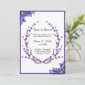 Country Elegante Lila Blumenhochzeit Einladung (Stehend Vorderseite)