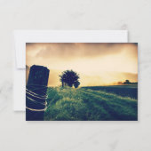 Country Field Fence Post Wedding RSVP Cards Karte (Rückseite)
