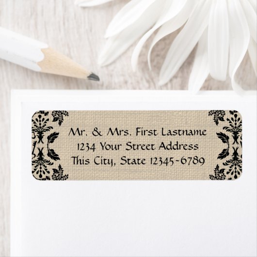 Country Garden Damask Black und Burlap (Insitu)