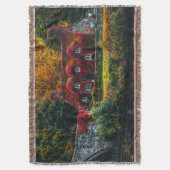 Country Hütte mit Red Vines Covering Zuhause Decke (Vorderseite Vertikal)