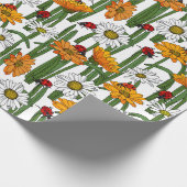 Country Meadow of Daisies and Ladybirds Bold Geschenkpapier (Ecke)