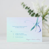 Country Morning Dragonfly Wedding RSVP Karte (Stehend Vorderseite)
