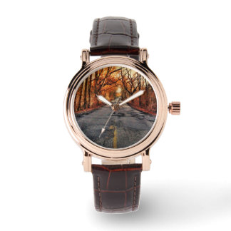 Country Road im Fall Brown Leather Watch Armbanduhr