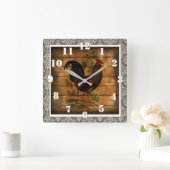 Country Rooster Ornate Rustic and Elegant Damask Quadratische Wanduhr (Zuhause)