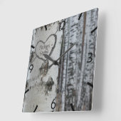 Country Rustic Carved Heart Birch Tree Quadratische Wanduhr (Winkel)