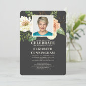 Country Rustico Florals Foto Memorial Einladung (Stehend Vorderseite)