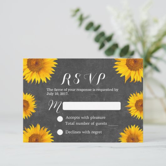 Country Sunflower Floral Chalkboard Hochzeit RSVP (Stehend Vorderseite)