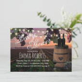 Country Vineyard Rustic Wine Barrel Baby Dusche Einladung (Stehend Vorderseite)
