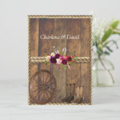 Country Western Hochzeit Rote Rosen Feathers Rope Einladung (Stehend Vorderseite)