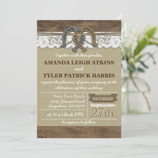Country Western Horseshoe Hochzeitseinladungen Einladung (Stehend Vorderseite)