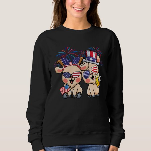 Couple Cute Goats Sunglasses 4th Of July Drinking  Sweatshirt (Vorderseite)