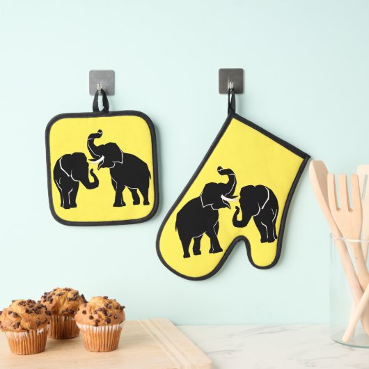 Couple Elephant Oven Mitt & Pot Holder Set (Insitu (Hängend))