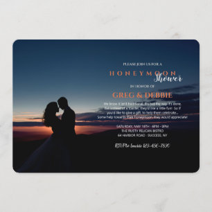 Couple Embracing Honeymoon Brautparty Einladung