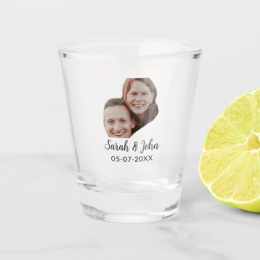 Couple face photo add name date simple wedding  schnapsglas (Vorderseite)