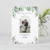 Couple Foto Lavender Foliage Modern Wedding Invit Einladung (Stehend Vorderseite)