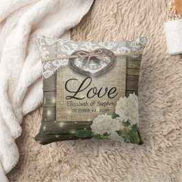 Couple Horseshoe Heart Lace Hydrangea Wood Wedding Kissen