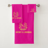Couple Names Monogram Yellow & Pink Elegant Badhandtuch Set (Insitu)