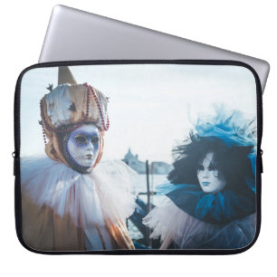 Couple of carnival masks in Venice, Italy Laptopschutzhülle