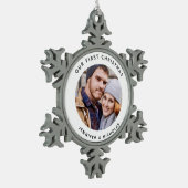 Couple Our First Christmas Foto Schneeflocken Zinn-Ornament (Links)