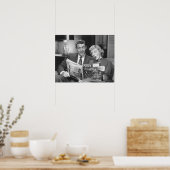 Couple Reading Magazine Poster (Küche)