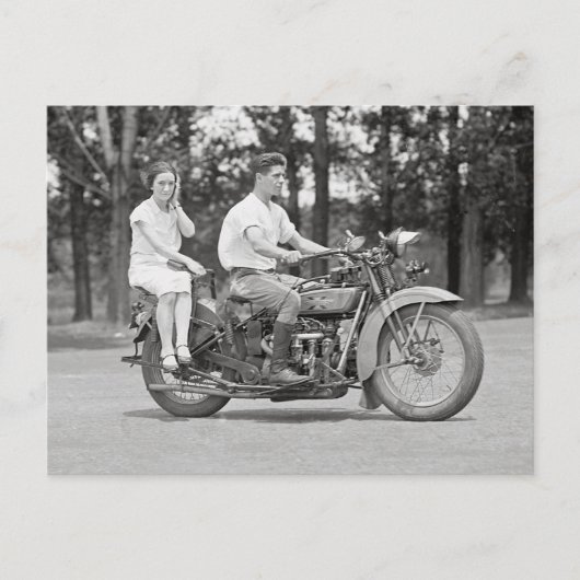 Couple Riding Motorcyle, 1928 Postkarte (Vorderseite)