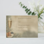Couple’s Champagne Floral Wedding Shower RSVP Karte (Stehend Vorderseite)