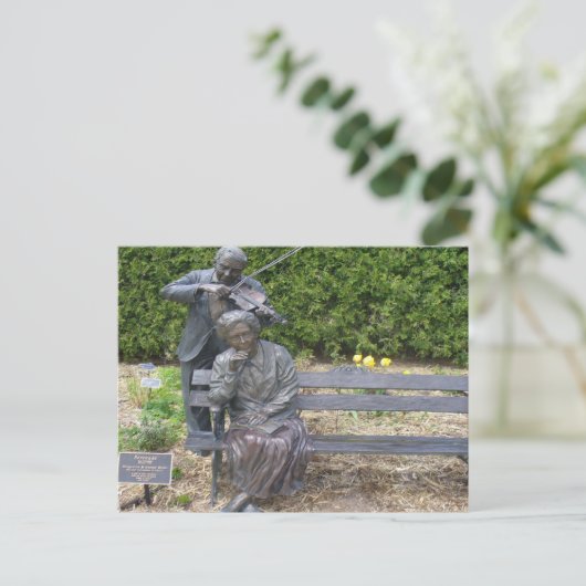 Couple Serenade Botanischer Garten Postkarte (Stehend Vorderseite)