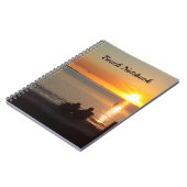 Couple Sit On Beach bei Sunset Spiral Notebook Notizblock (Linke Seite)