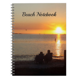 Couple Sit On Beach bei Sunset Spiral Notebook Notizblock