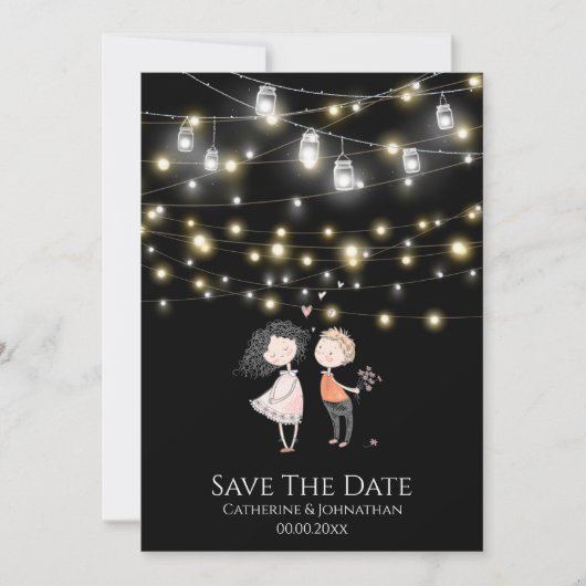 Couple stehend unter Lichterketten Cartoon Save The Date (Vorderseite)