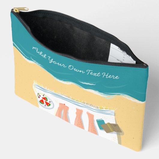 Couple Sunbader on Beach Custom Text Urlaub Zubehörtasche (Offen)