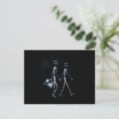 Couple Traveling X-Ray Vision Skeletons - Blue Postkarte (Stehend Vorderseite)