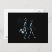 Couple Traveling X-Ray Vision Skeletons - Blue Postkarte (Vorne/Hinten)
