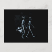 Couple Traveling X-Ray Vision Skeletons - Blue Postkarte (Vorderseite)