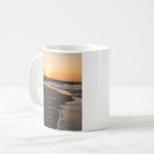 Couple Walking Beach bei Sunrise John 15 12 Kaffeetasse (Vorderseite Links)