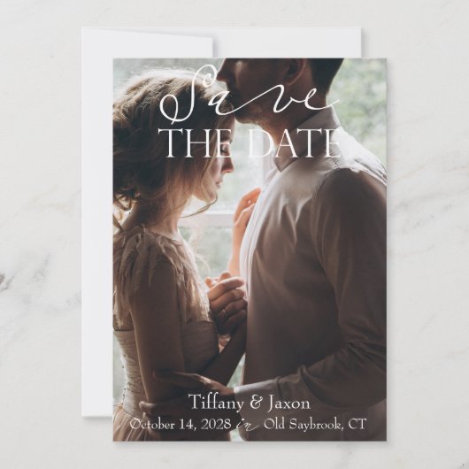 Couples Bild Weißer Text für Skripte Save the Date (Vorderseite)