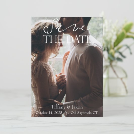Couples Bild Weißer Text für Skripte Save the Date (Stehend Vorderseite)
