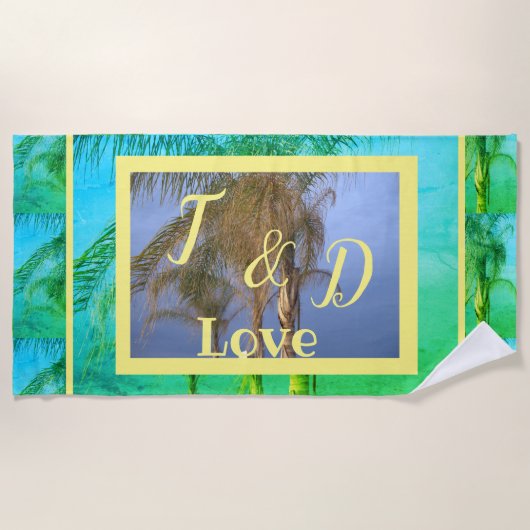Couple's Monogram Palm Trees Beach Handtuch (Vorderseite)
