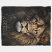 Courage Lion Portrait Fleecedecke (Vorderseite (Horizontal))
