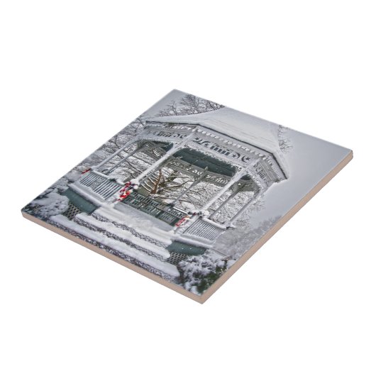 Courthouse Gazebo im Schnee Fliese (Seite)