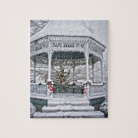 Courthouse Gazebo im Schnee Puzzle (Vertikal)