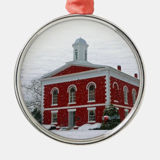 Courthouse Snow Silbernes Ornament (Vorne)