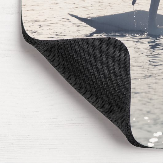 Courting Swans Nature Foto Mousepad (Ecke)