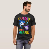Cousin des Birthday Shark Cousin Shark T-Shirt (Vorne ganz)