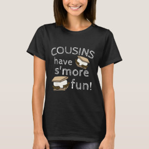 Cousins haben mehr Spaß beim Familientreffen auf d T-Shirt