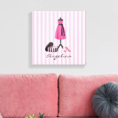 Couture Rosa Kleid mit Ihrem Namen - Leinwand (Insitu (Wohnzimmer))